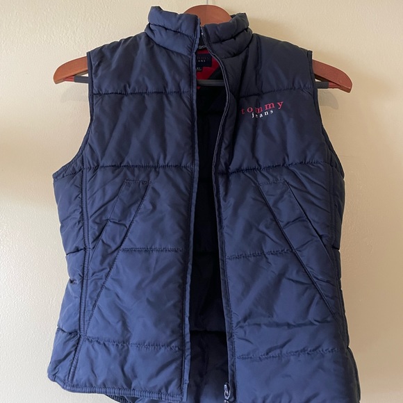 Tommy vest, Navy Blue XS, two front pockets, great for layering! Stylish